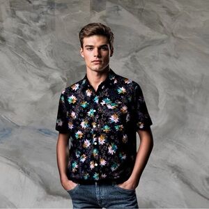 NWT Volcom Modern Fit All Over Print Pattern Button-Up Shirt Men